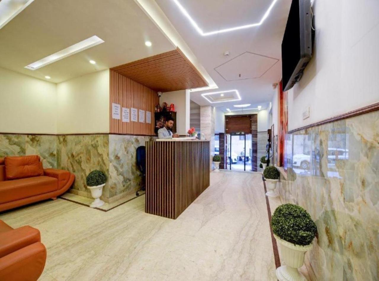 Rosewood Suites A Family Hotel Near Delhi Airport New Delhi Exteriör bild