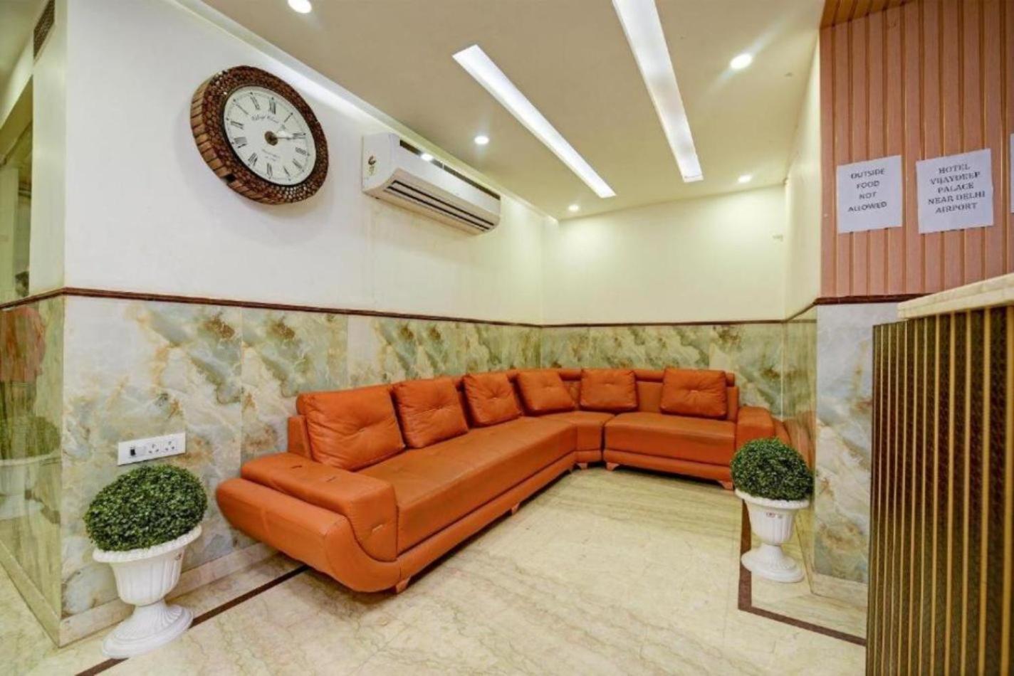 Rosewood Suites A Family Hotel Near Delhi Airport New Delhi Exteriör bild