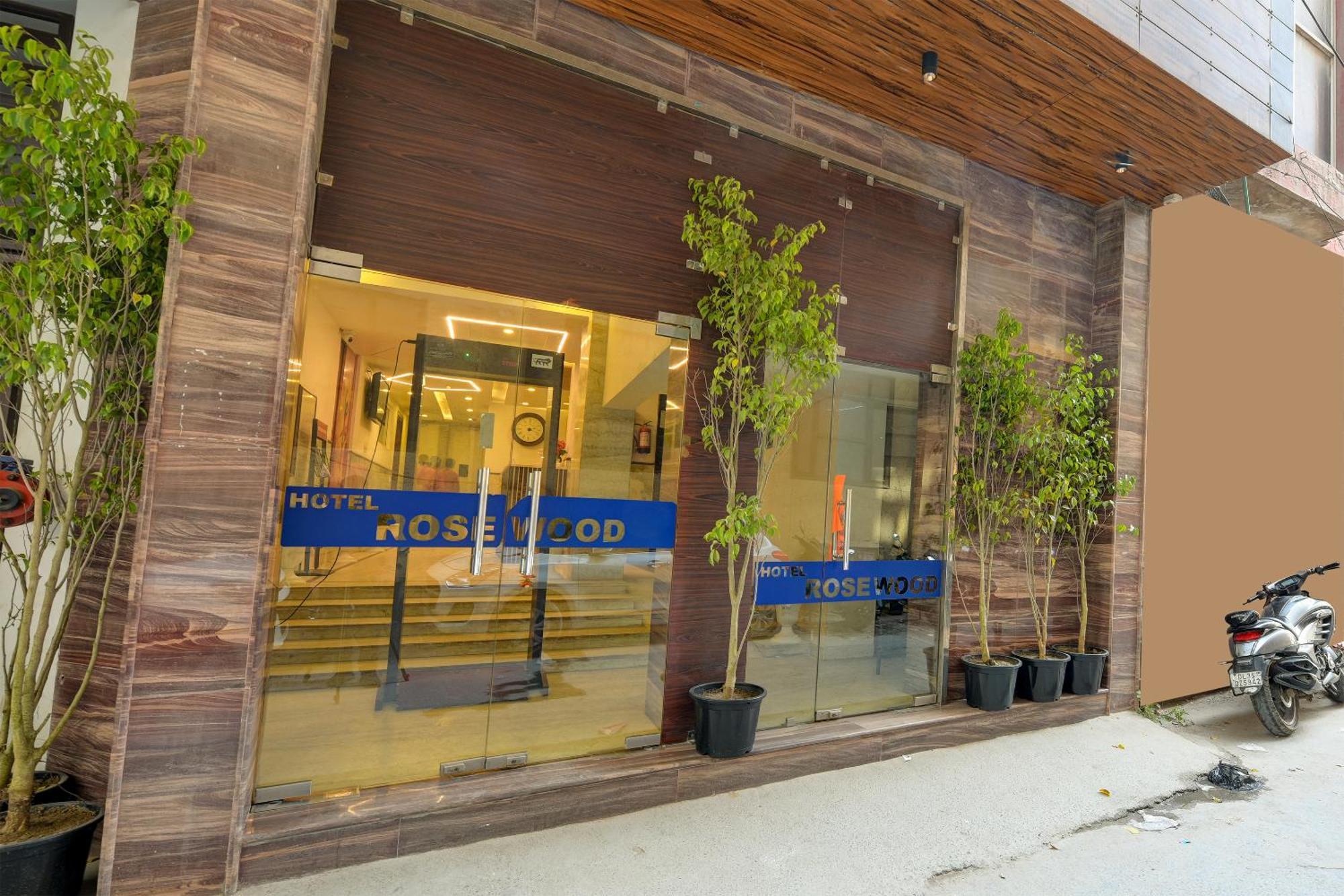 Rosewood Suites A Family Hotel Near Delhi Airport New Delhi Exteriör bild