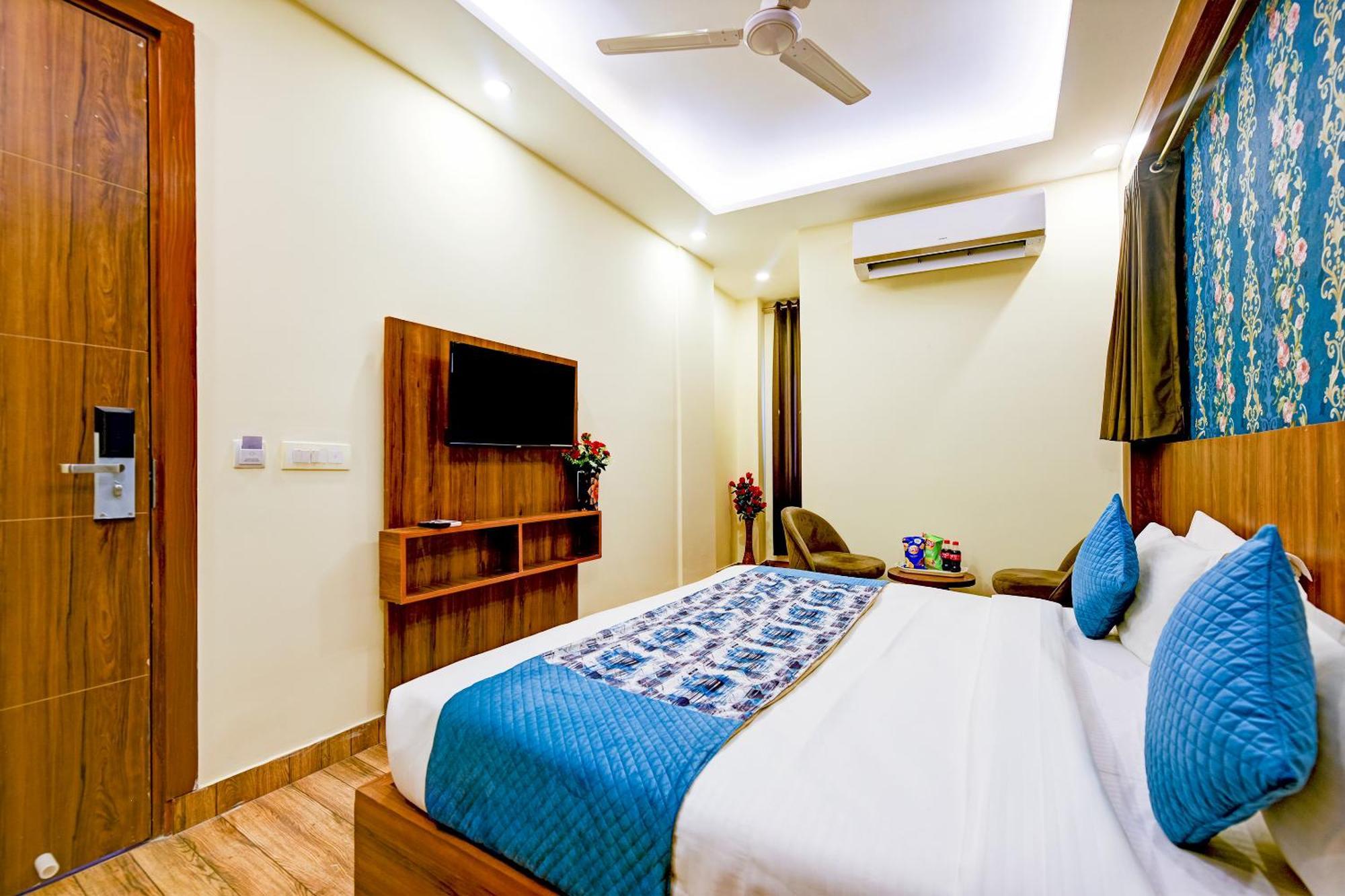 Rosewood Suites A Family Hotel Near Delhi Airport New Delhi Exteriör bild